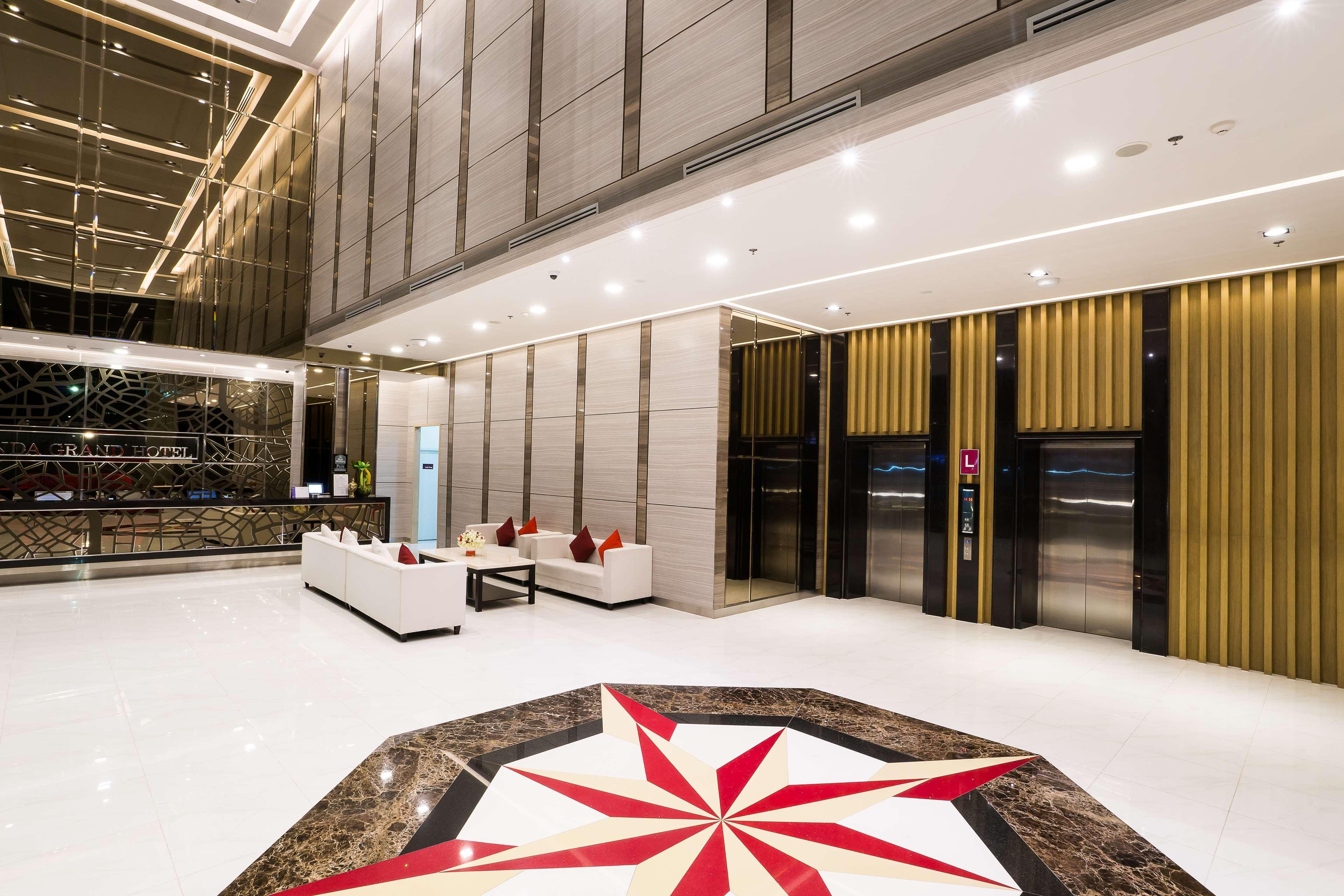 Best Western Plus Wanda Grand Hotel Nonthaburi Exterior foto
