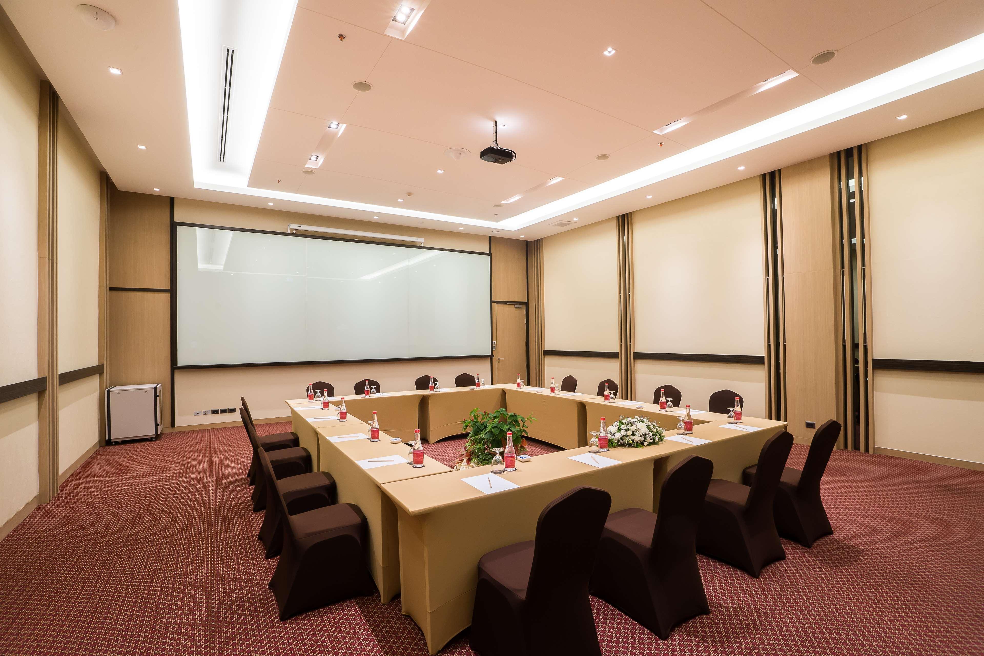 Best Western Plus Wanda Grand Hotel Nonthaburi Exterior foto